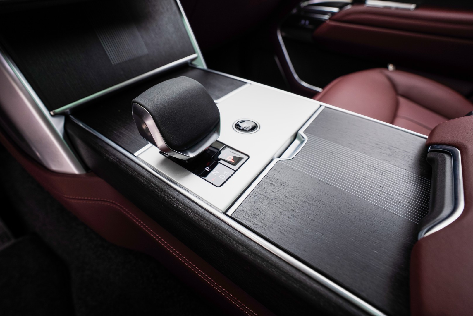 2025 RANGE ROVER P530 AUTOBIOGRAPHY LWB | MAIN DEALER WARRANTY 5 YEARS